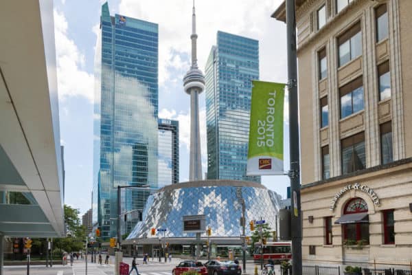 Where to stay in Toronto [Best Places to Stay for 2024]