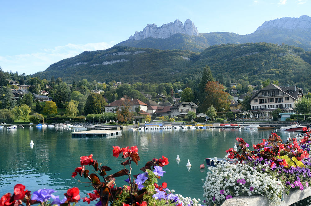 Where to stay in Annecy [Best Places to Stay for 2024]