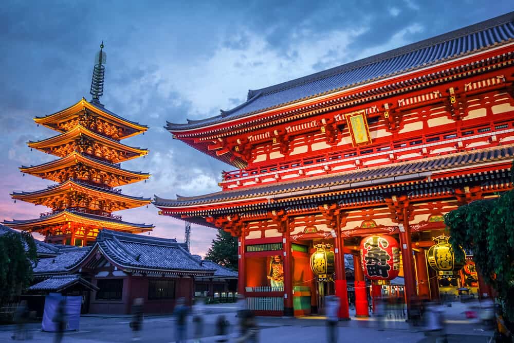 Kaminarimon gate and Pagoda at night, Senso-ji temple, Tokyo, Japan