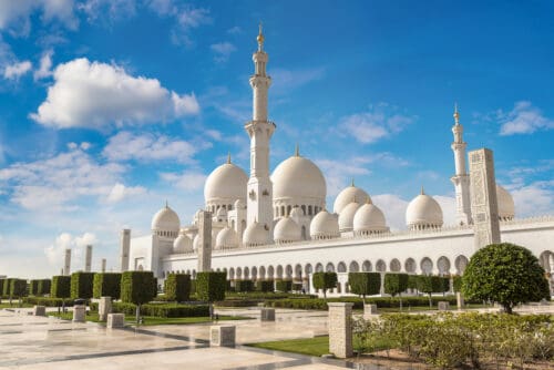 Where to stay in Abu Dhabi [Best Places to Stay for 2024]