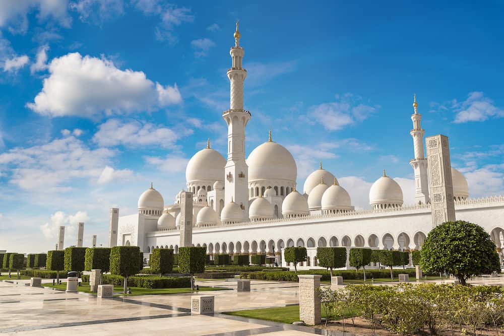 Where to stay in Abu Dhabi [Best Places to Stay for 2024]