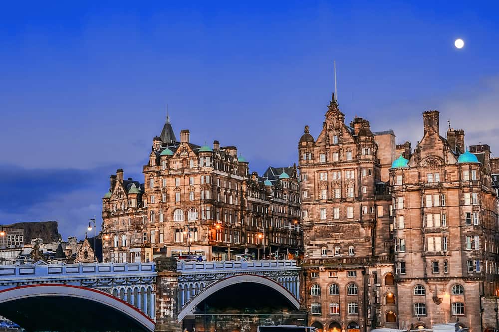 11 of the Best Family Hotels in Edinburgh 2024