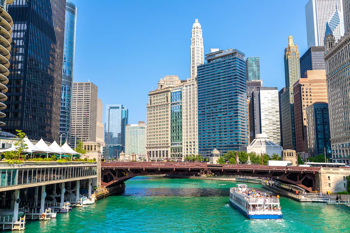 Chicago river and bridge in Chicago, Illinois, USA